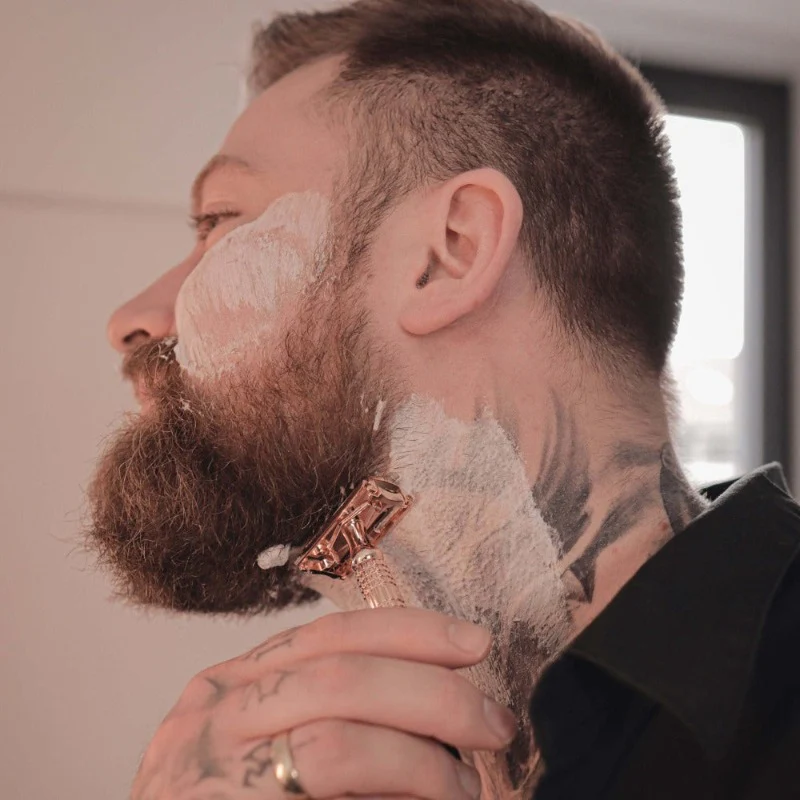 Shower & Shave Essential Set - Rasierhobel 'Hamburg' Rosé - Gold - Image 4